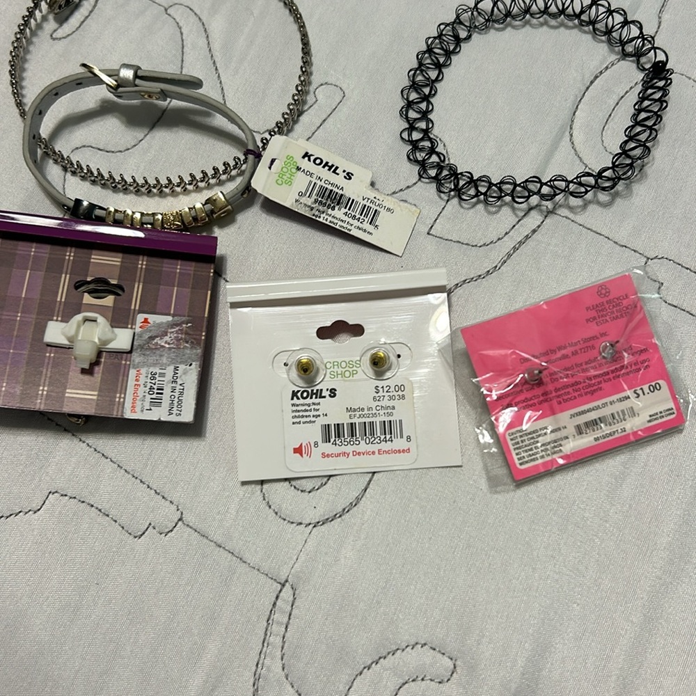 Random jewelry bundle - Picture 5 of 5
